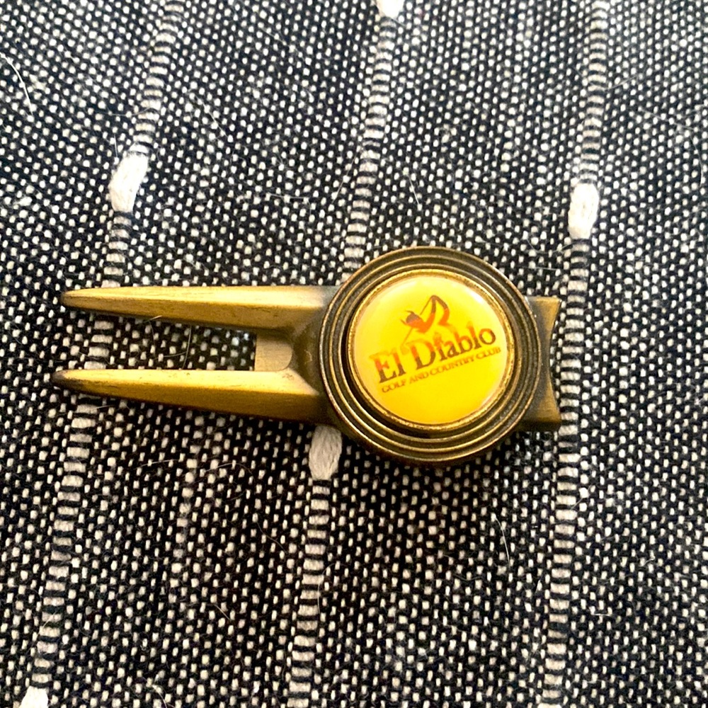 Vintage Hat 🎩 Pin/Broach